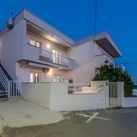 House With Private Pool Magdalena Apartament Podstrana