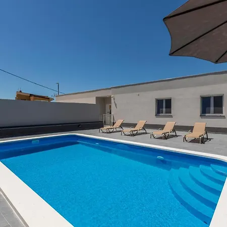 House With Private Pool Magdalena