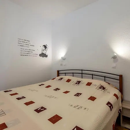 House With Private Pool Magdalena Apartment Podstrana